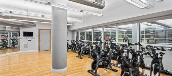 1 Schlafzimmer Gewerbliche Immobilien in Miami, USA, Nr. 615568 2