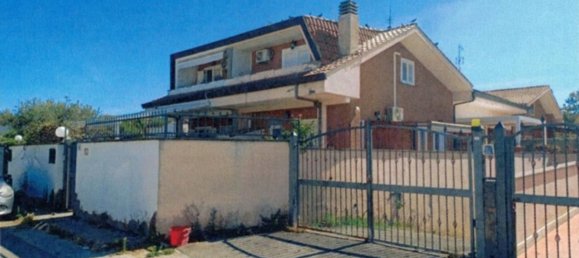 Дом с 3 комнатами в Ардеа, Италия № 100896 2