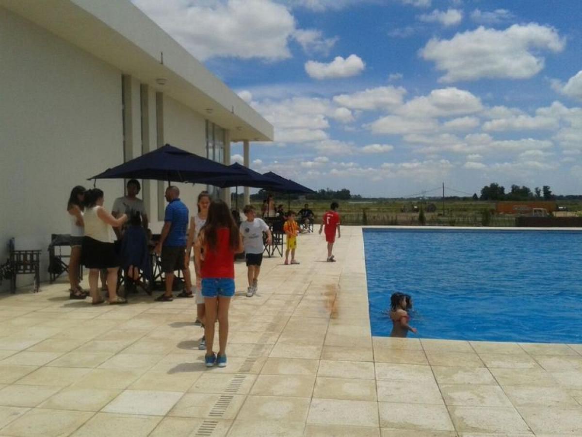 Grundstück in Esteban Echeverria, Argentina, Nr. 39723