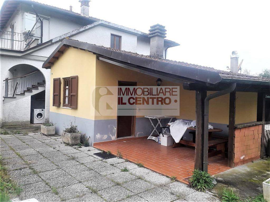 2 bedrooms House in Castelnuovo Magra, Italy No. 41571