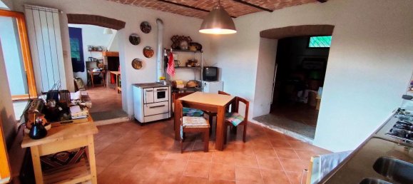 6 rooms House in Vinchio, Italy No. 2088 17