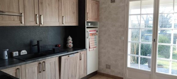 Casa de 4 dormitorios en Locmine, France No. 199200 3