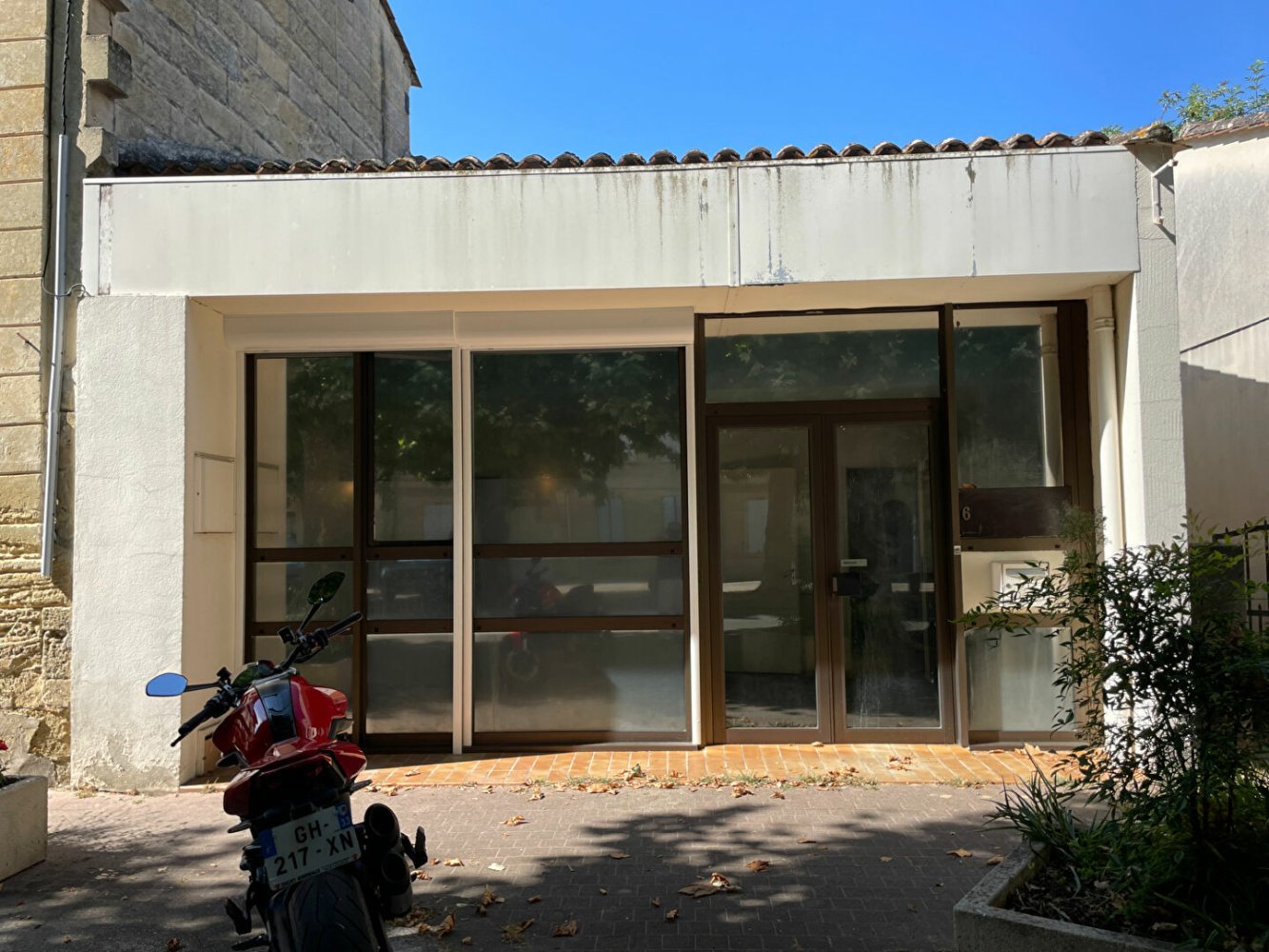 Propriété commerciale à Castillon-la-Bataille, France 85m² No. 307388