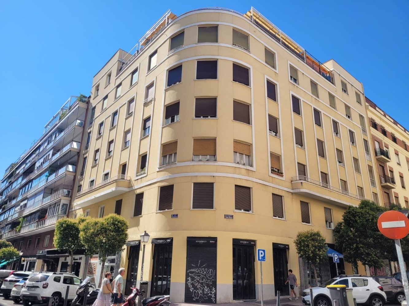 3 bedrooms Apartment in Madrid, Spain No. 182154