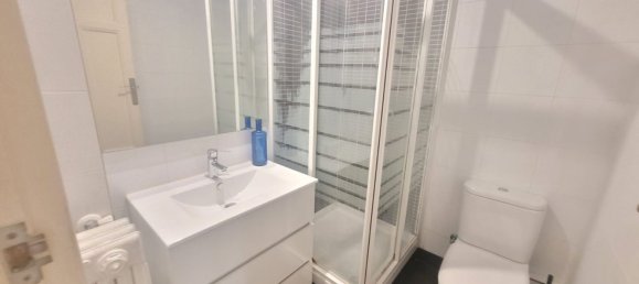 3 bedrooms Apartment in Madrid, Spain No. 182154 3