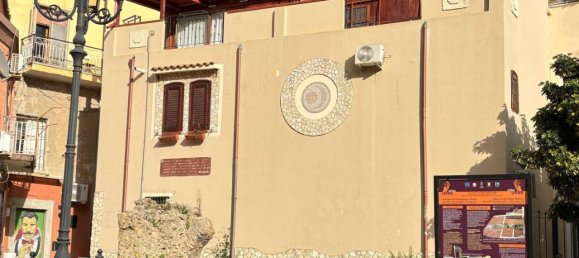 4 rooms Apartment in Crotone, Italy No. 36763 3