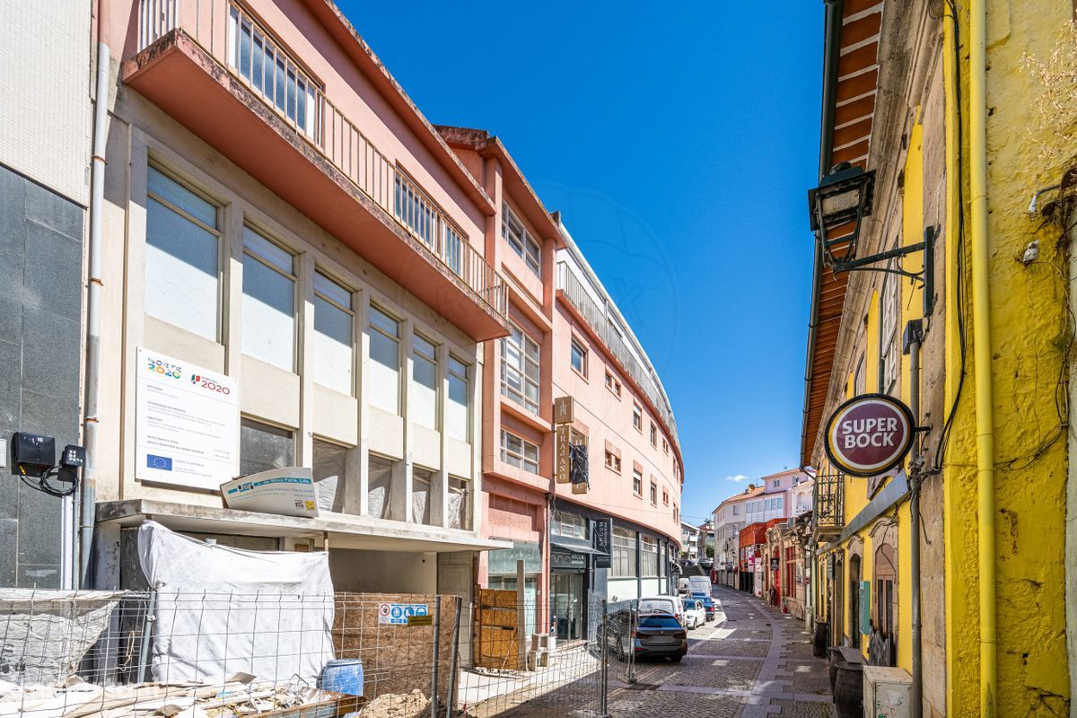 9 bedrooms Building in Chaves, Portugal No. 140808