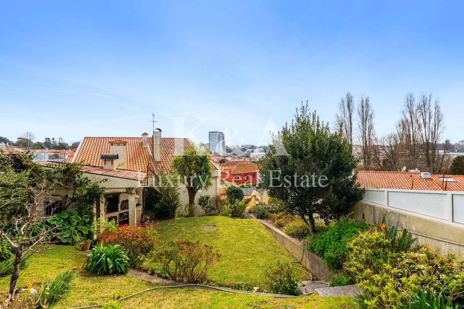 5 bedrooms House in Porto, Portugal No. 113969