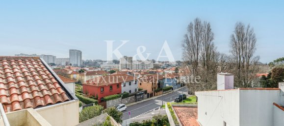 5 bedrooms House in Porto, Portugal No. 113969 9