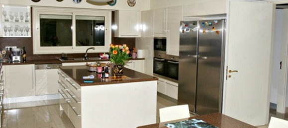 4 bedrooms House in Monagroulli, Cyprus No. 6639 7