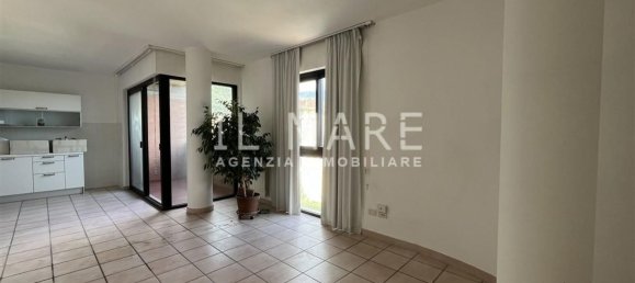 3 bedrooms Apartment in Massa, Italy No. 336518 2
