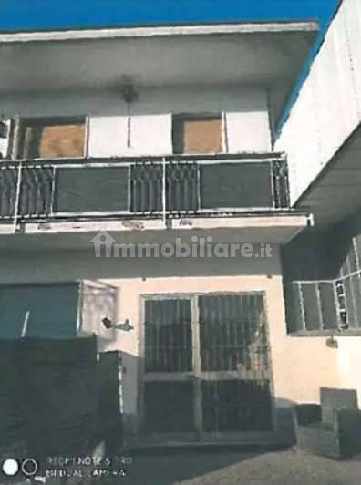 5-Zimmer Lagerhaus in Mariano Comense, Italy, Nr. 383977