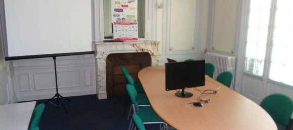 Офис 3160м² в Эперне, Франция № 88860 3