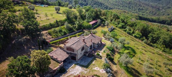 3 bedrooms House in Volterra, Italy No. 326 4