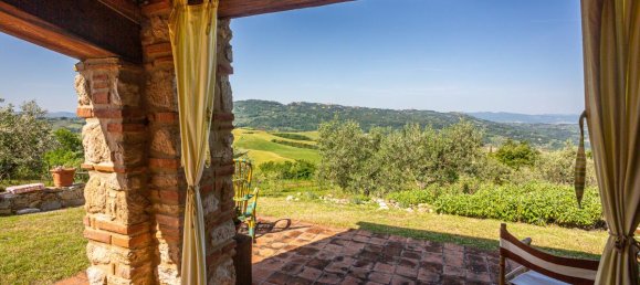 3 bedrooms House in Volterra, Italy No. 326 3