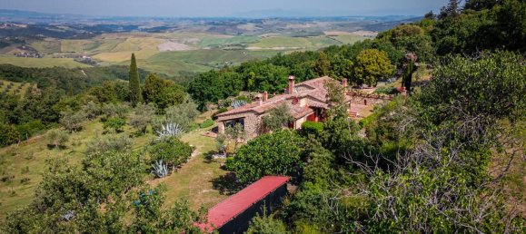 3 bedrooms House in Volterra, Italy No. 326 5