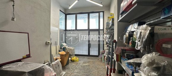 2-Zimmer Gewerbliche Immobilie in Lecco, Italy, Nr. 327112 7