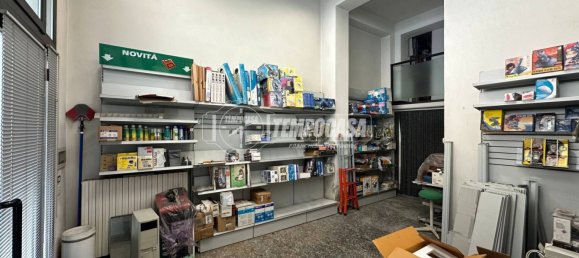 Propiedad comercial de 2 habitaciónes en Lecco, Italy No. 327112 11