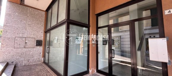 2-Zimmer Gewerbliche Immobilie in Lecco, Italy, Nr. 327112 9