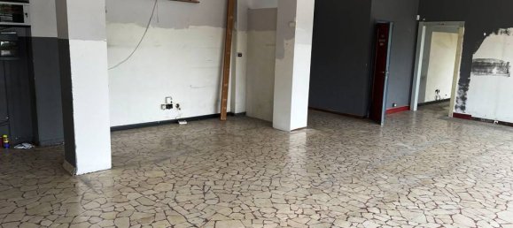 Propiedad comercial de 2 habitaciónes en Bergamo, Italy No. 110218 8