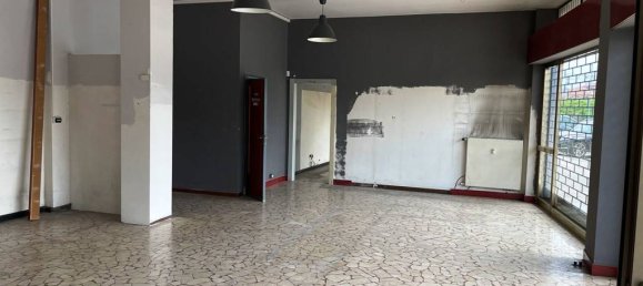 Propiedad comercial de 2 habitaciónes en Bergamo, Italy No. 110218 11