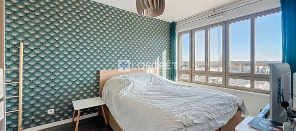 2 bedrooms Apartment in Saint-Cyr-l'Ecole, France No. 131779 6