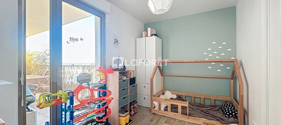 2 bedrooms Apartment in Saint-Cyr-l'Ecole, France No. 131779 9