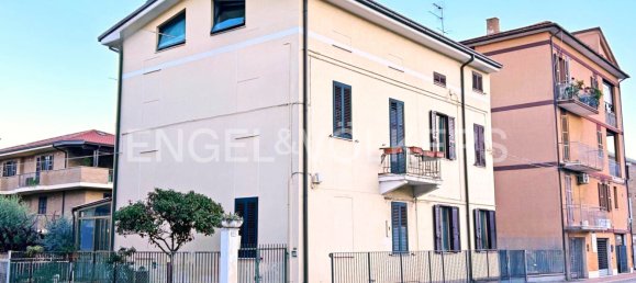 3 Schlafzimmer Haus in Porto San Giorgio, Italy, Nr. 63026 24