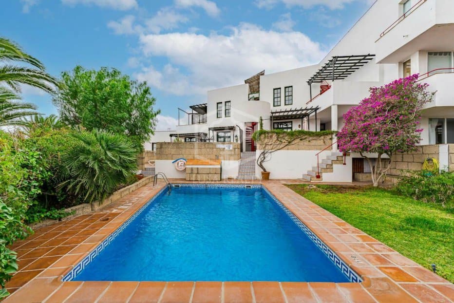 9 غرف نوم عقار تجاري في San Miguel de Abona, Spain رقم 16350