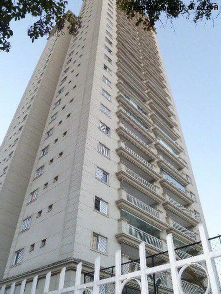 Casa de 3 dormitorios en Sao Paulo, Brazil No. 598356
