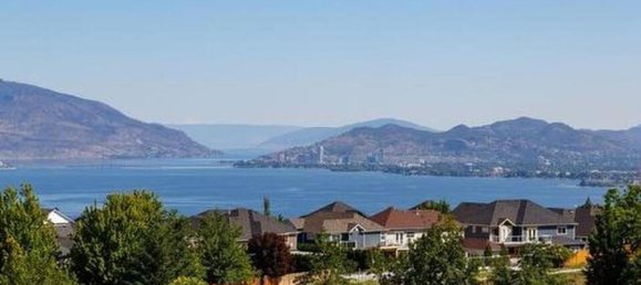 5 bedrooms House in British Columbia, Canada No. 1154 5