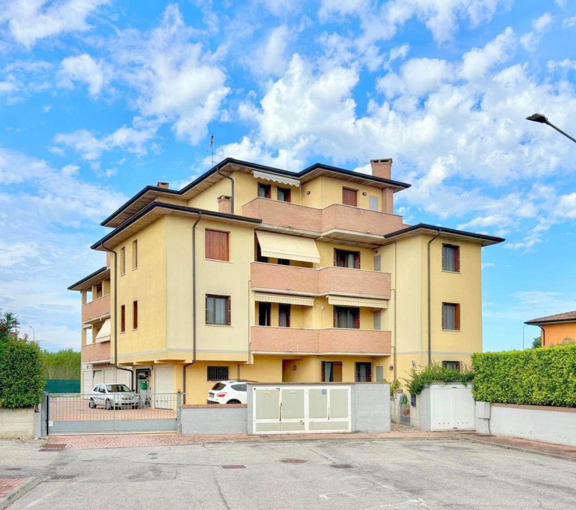 3 rooms Apartment in Borgo Virgilio, Italy No. 338422