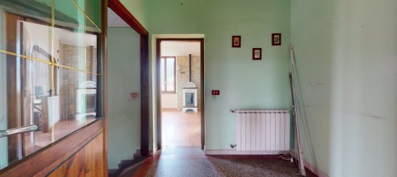 Casa de 4 dormitorios en Barga, Italy No. 230259 3