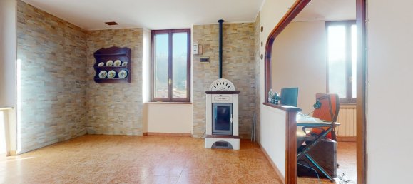 Casa de 4 dormitorios en Barga, Italy No. 230259 5