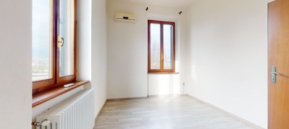 Casa de 4 dormitorios en Barga, Italy No. 230259 12