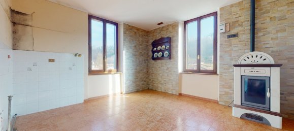 Casa de 4 dormitorios en Barga, Italy No. 230259 4