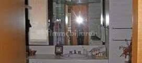 Apartamento de 2 dormitorios en Basiglio, Italy No. 3722 26