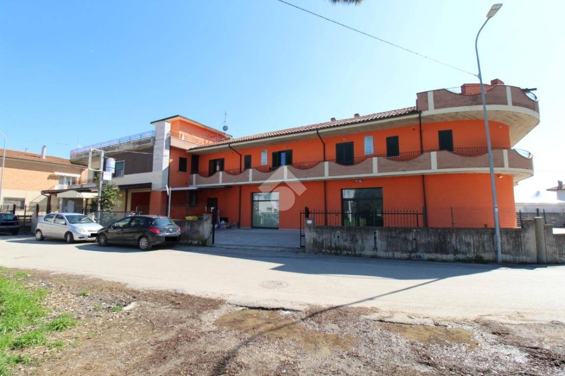 5 rooms Building in Campli, Italy No. 43148