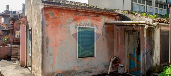 10 rooms House in Aci Catena, Italy No. 4706 8