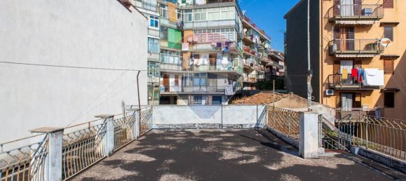 10 rooms House in Aci Catena, Italy No. 4706 22