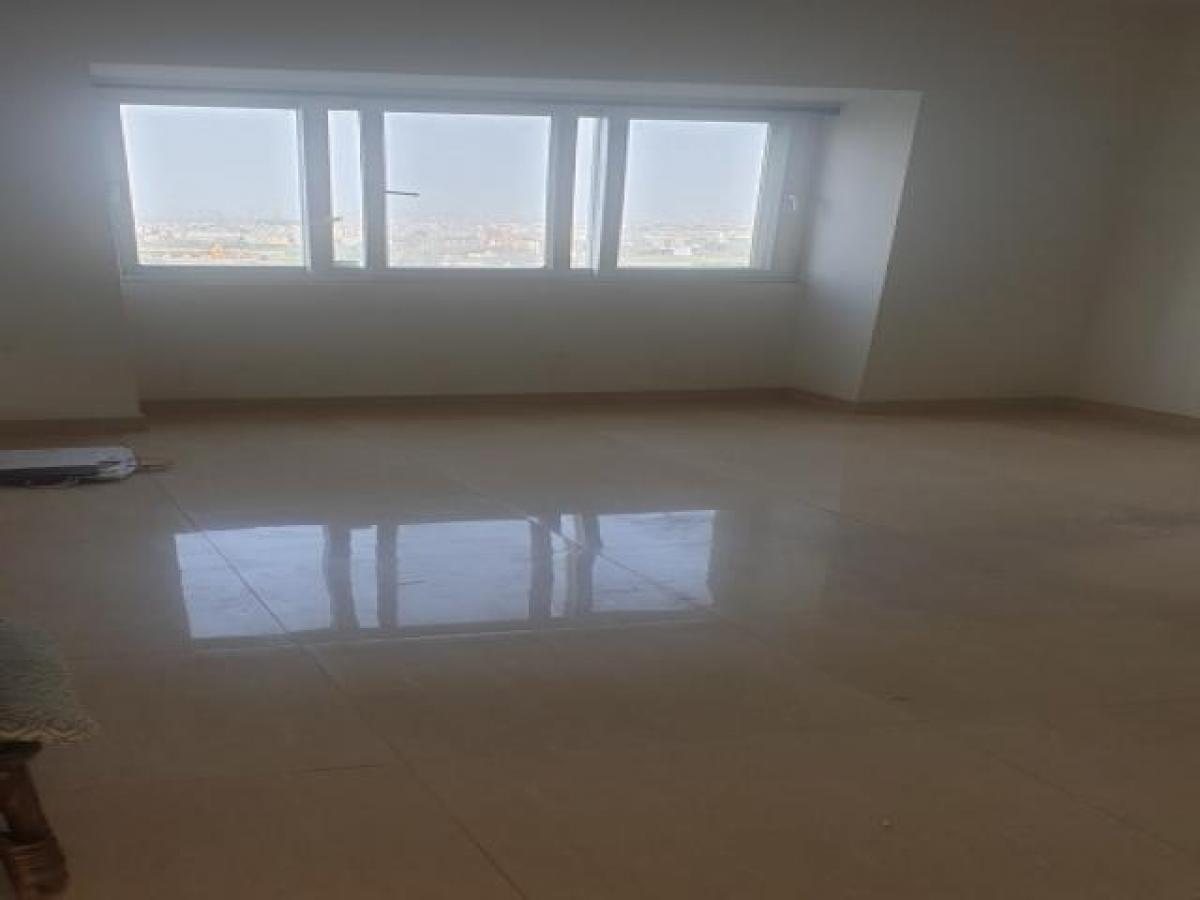 2 bedrooms House in Noida, India No. 14703