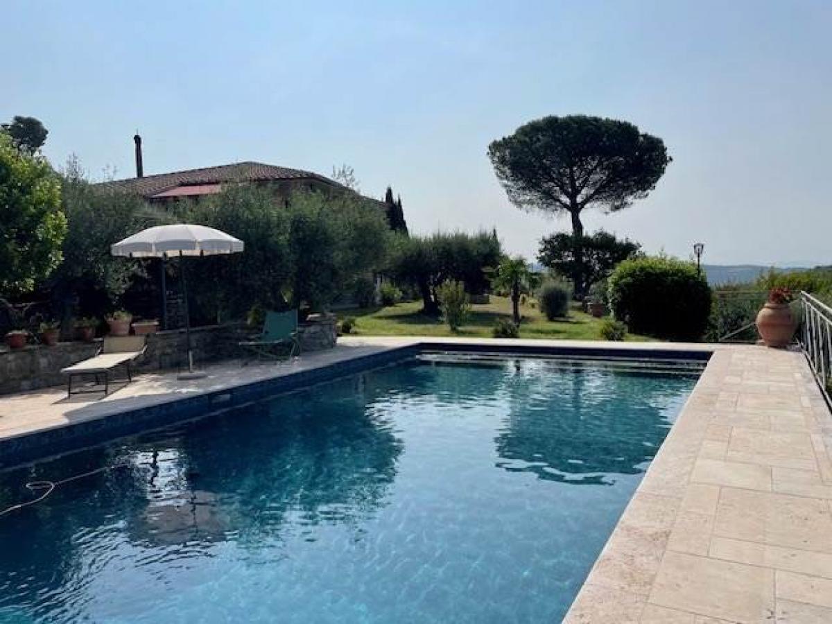 7 bedrooms Villa in Passignano sul Trasimeno, Italy No. 1309