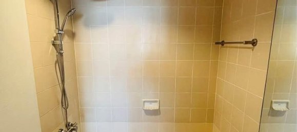 Apartamento com 1 quarto em condomínio em Khlong Toei, Thailand N.º 61389 8