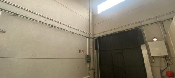 Lagerhaus in Valladolid, Spain 555m², Nr. 68685 11