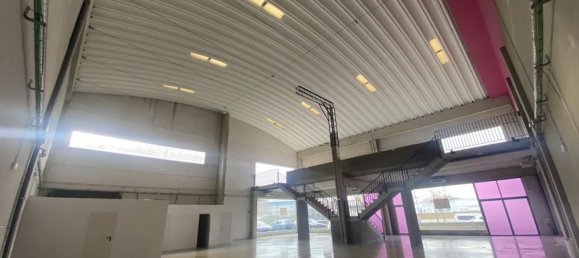 Lagerhaus in Valladolid, Spain 555m², Nr. 68685 4