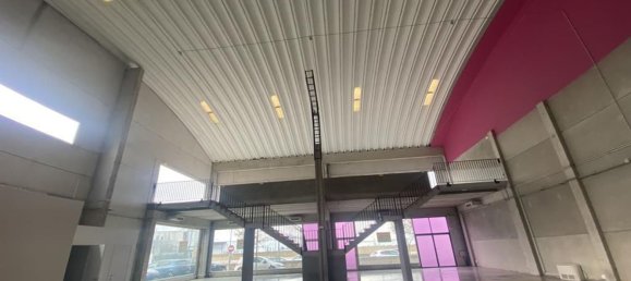 Lagerhaus in Valladolid, Spain 555m², Nr. 68685 3