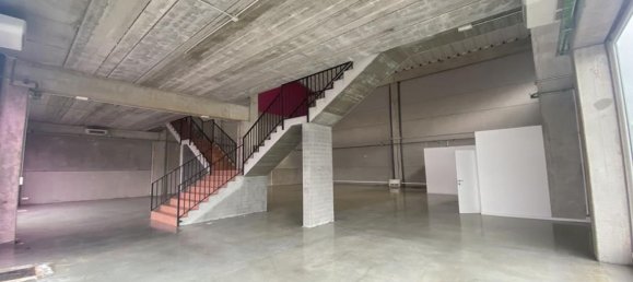 Lagerhaus in Valladolid, Spain 555m², Nr. 68685 10