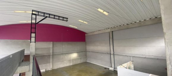 Lagerhaus in Valladolid, Spain 555m², Nr. 68685 15