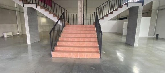 Lagerhaus in Valladolid, Spain 555m², Nr. 68685 6