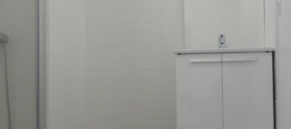 Apartamento de 2 dormitorios en Valence, France No. 200996 6